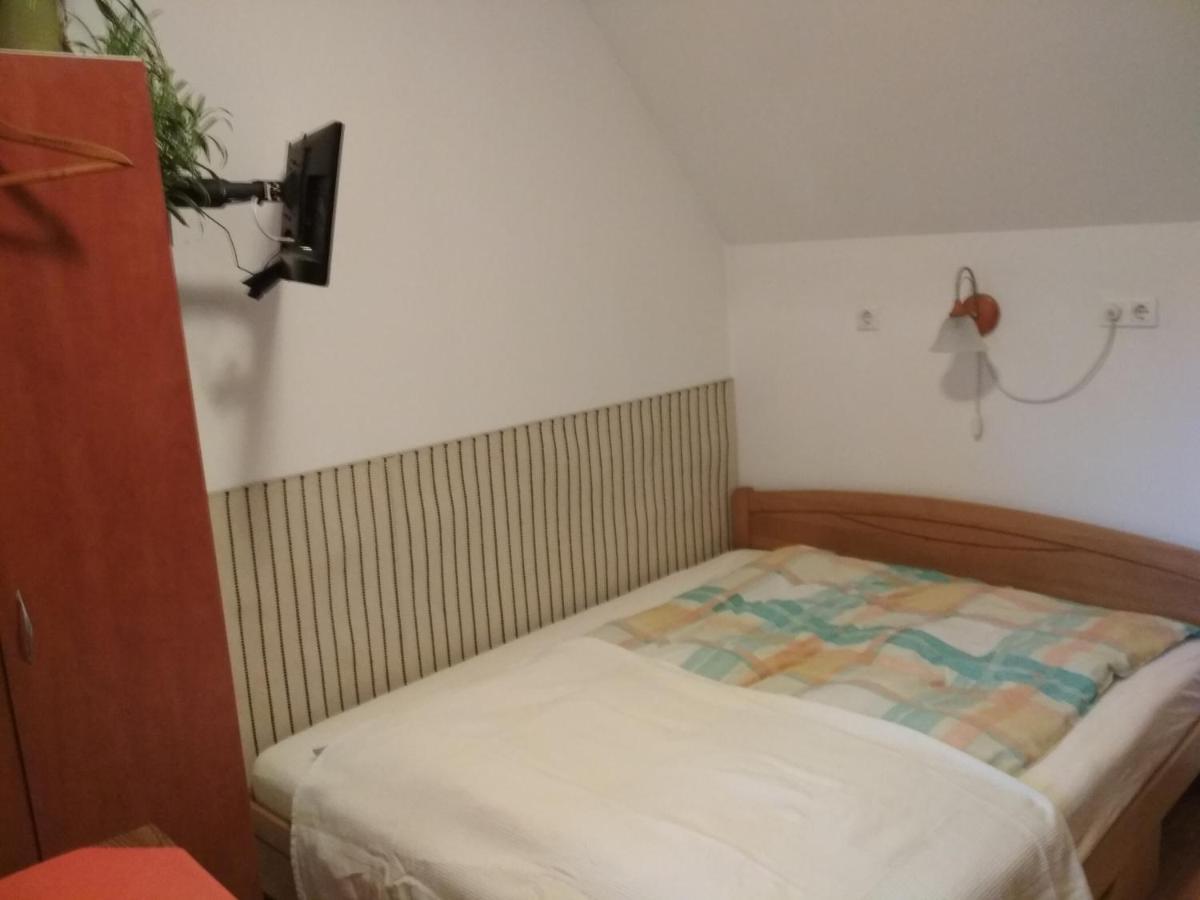 Ferienwohnung Julia Vendeghaz Tar Exterior foto